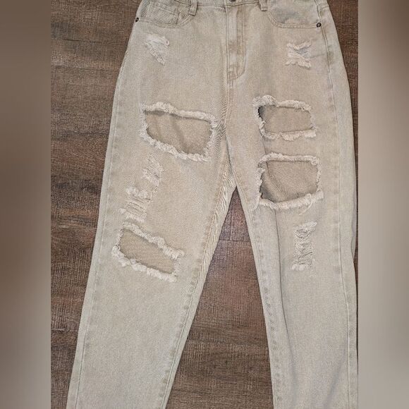 Missguided Riot High Rise Extreme Ripped Mom Jeans Stone Size: 6 - Picture 5 of 12